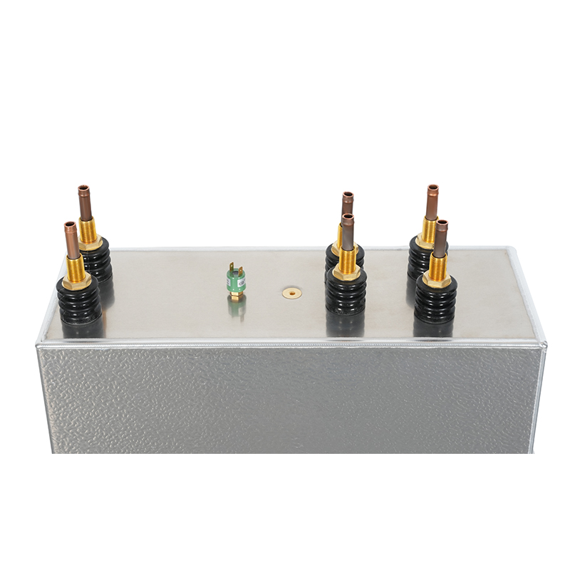 Elektromagnetická analýza geometrie prípojníc vo vykurovacích kondenzátoroch s metalizovaným filmom RFM 3300V 7350KVar 1500Hz